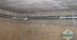 Монтаж воздуховодов и канального вентилятора в цокольном этаже.